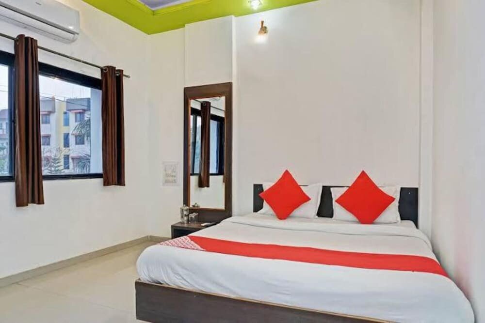 Executive Zimmer I Cloud- Sri Sai Inn