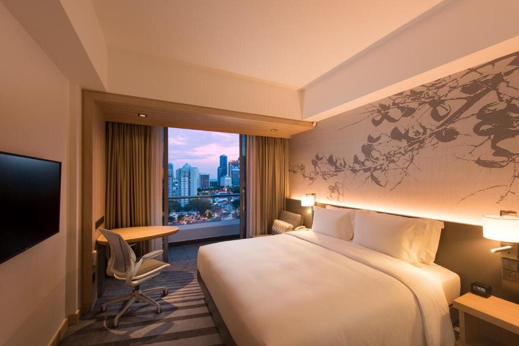 Двухместный номер Deluxe с балконом Hilton Garden Inn Singapore Serangoon