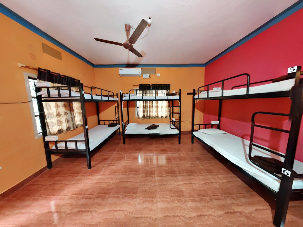 Кровать в общем номере HosteLIT Gokarna - Backpacker Hostels