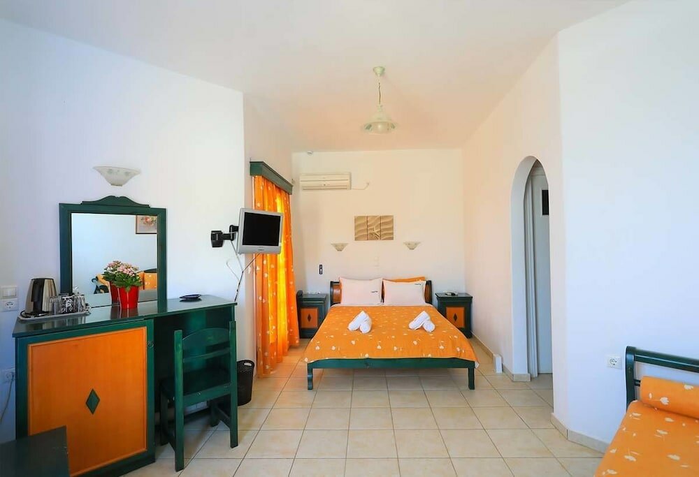 Standard Double room with balcony and with sea view Armonia
