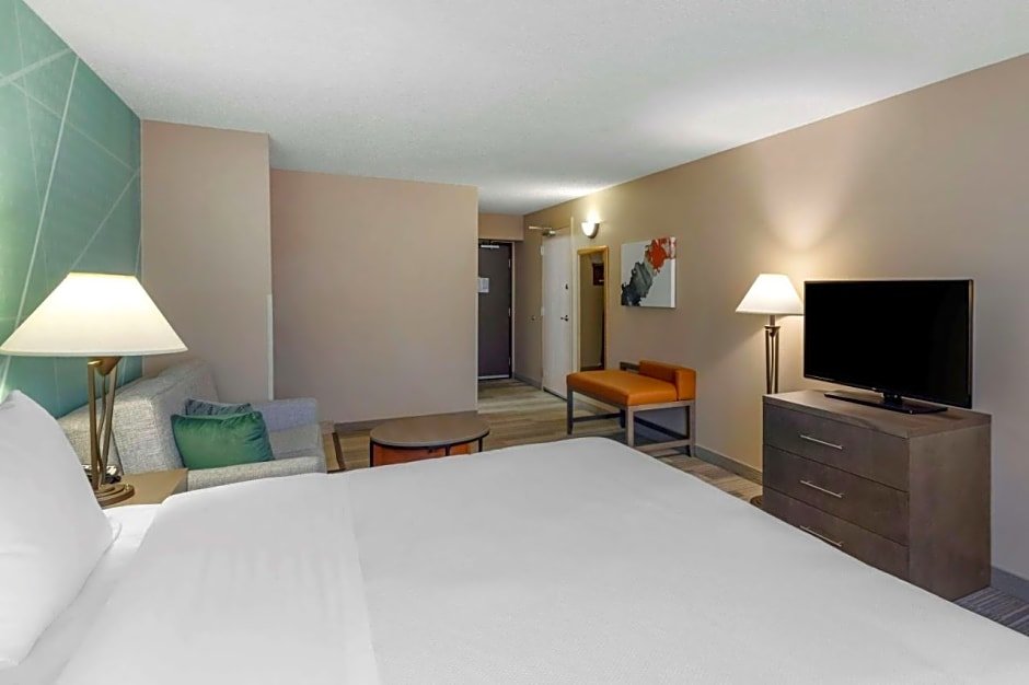 Двухместный люкс с 2 комнатами Comfort Inn & Suites Boulder
