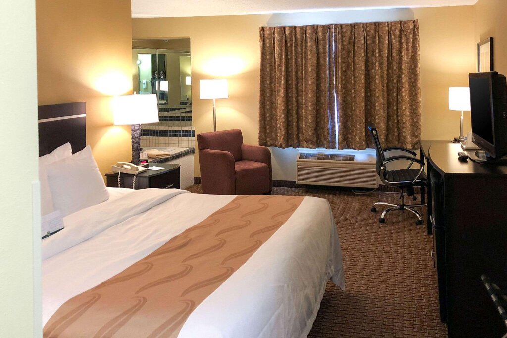 Suite Quality Inn & Suites Sun Prairie Madison East