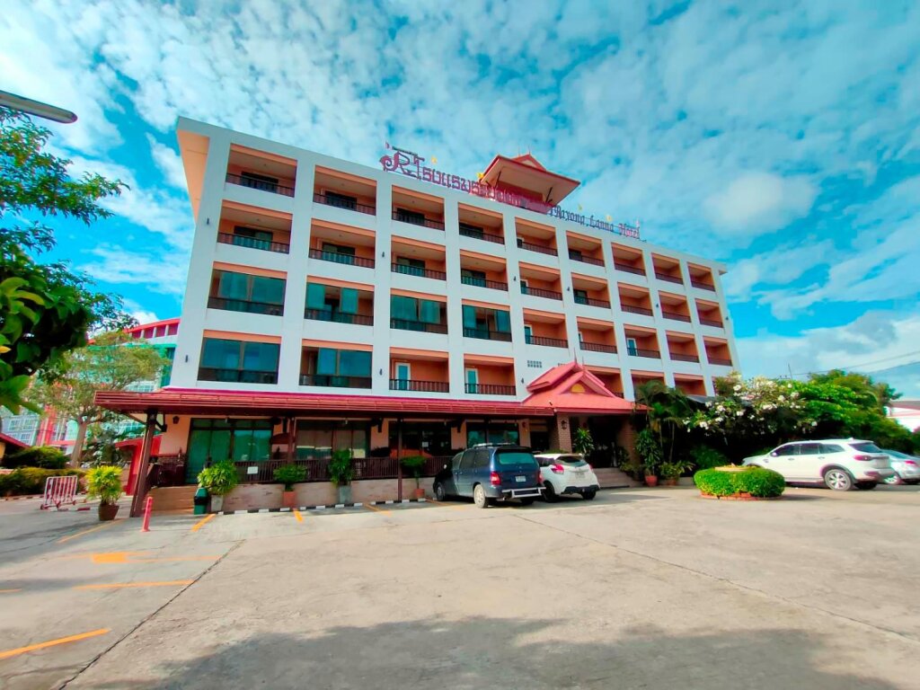 Standard room Rayong Lanna Hotel