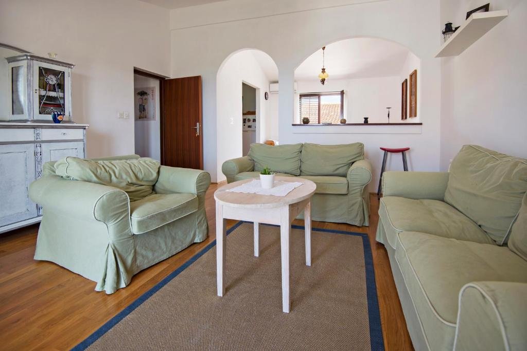 Apartamento 2 dormitorios con balcón y con vista al mar Apartments Petrčane Welcome