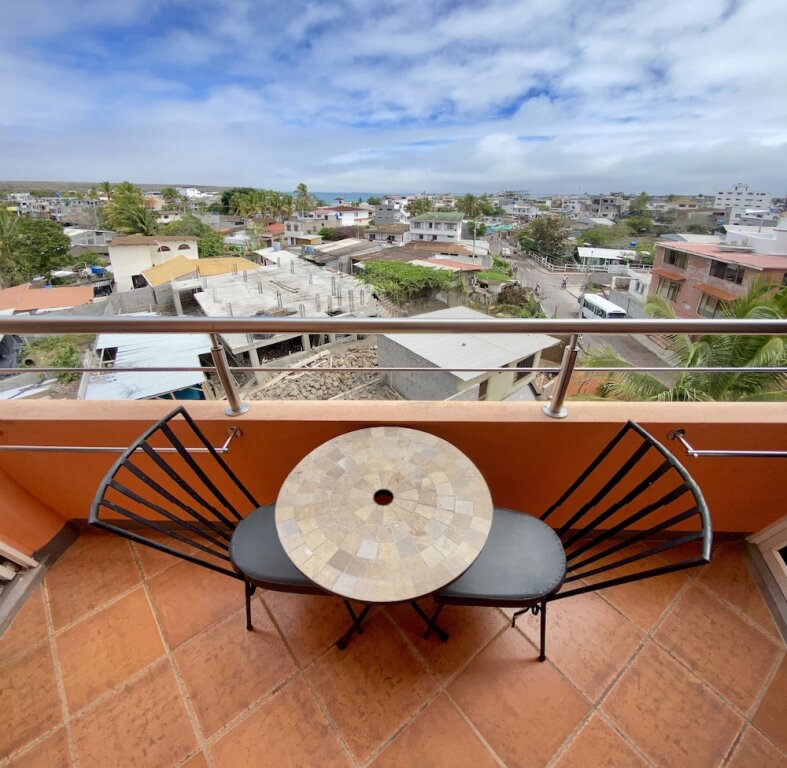 Семейный номер Standard с 2 комнатами с балконом Torre Mar Galapagos Boutique Suites