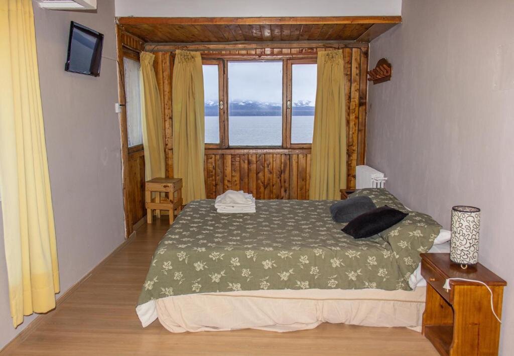 Standard Family room with lake view Tangoinn Hostel Downtown