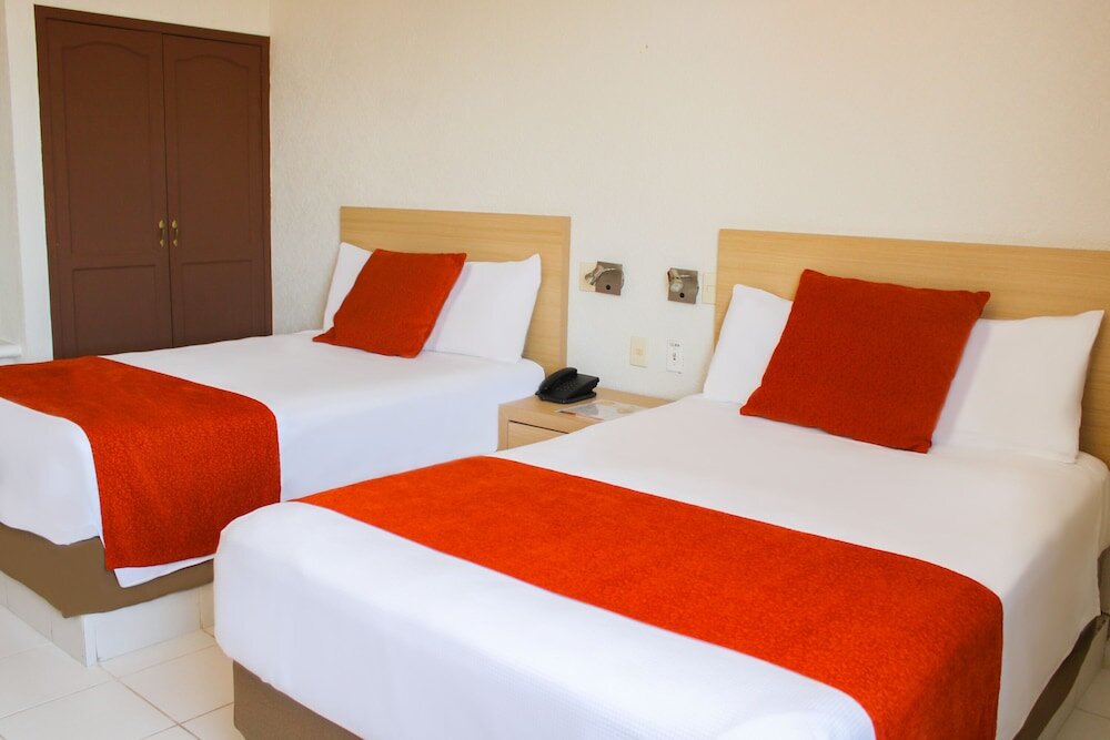 Двухместный номер Standard c 1 комнатой с видом на город Hotel & Suites Real del Lago