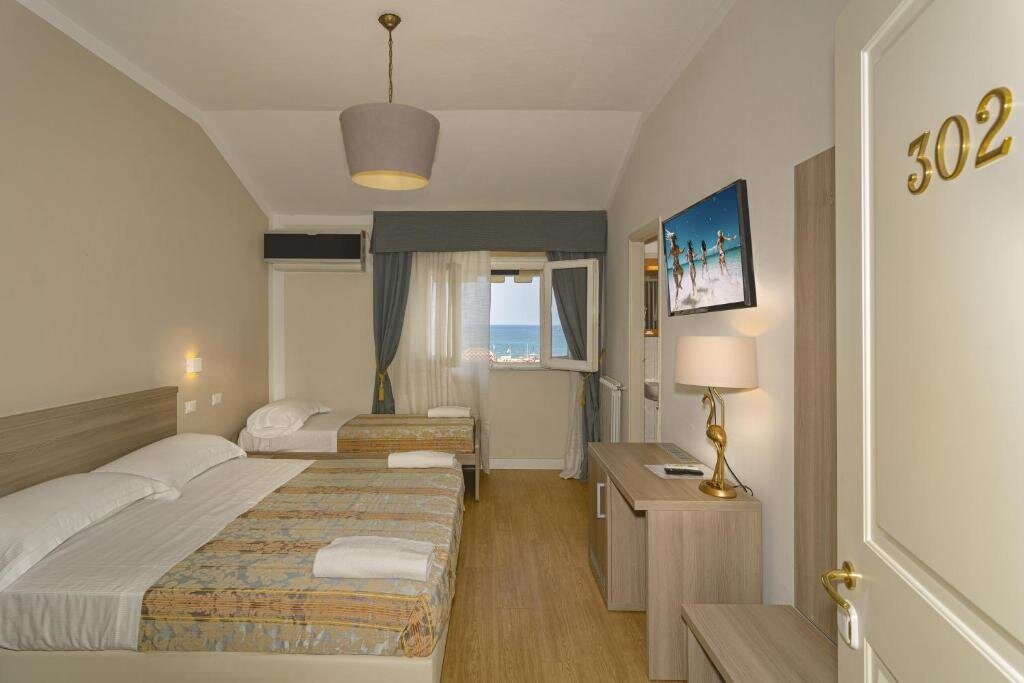 Standard Dreier Zimmer mit Meerblick Hotel La Pace