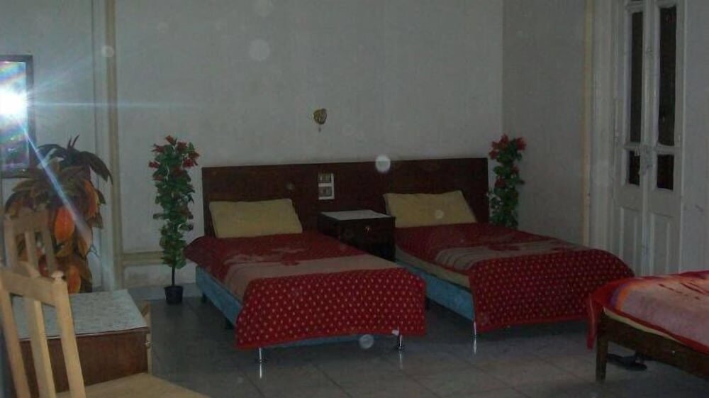 Standard Double room with balcony Regent House - Hostel
