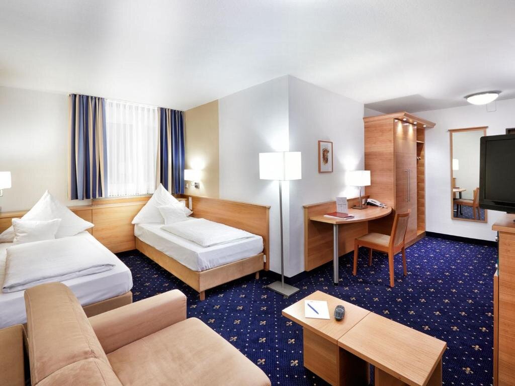 Трёхместный номер Comfort Hotel Zum Goldenen Ochsen am Schlossgarten