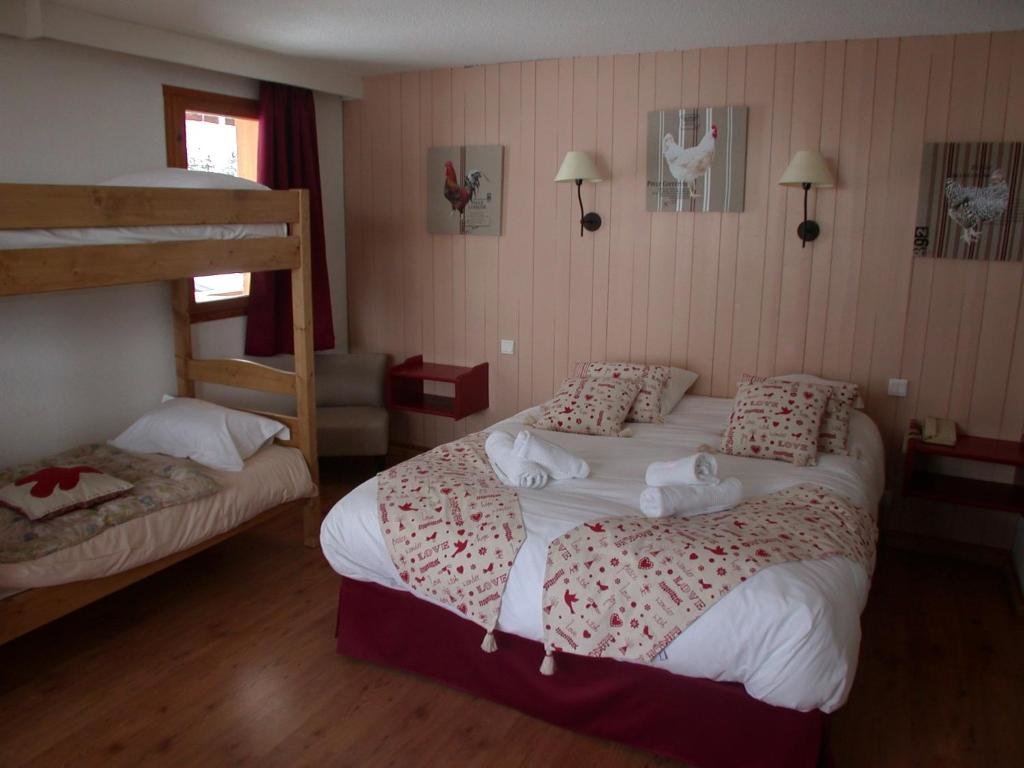 Standard Quadruple room Hôtel de La Vanoise