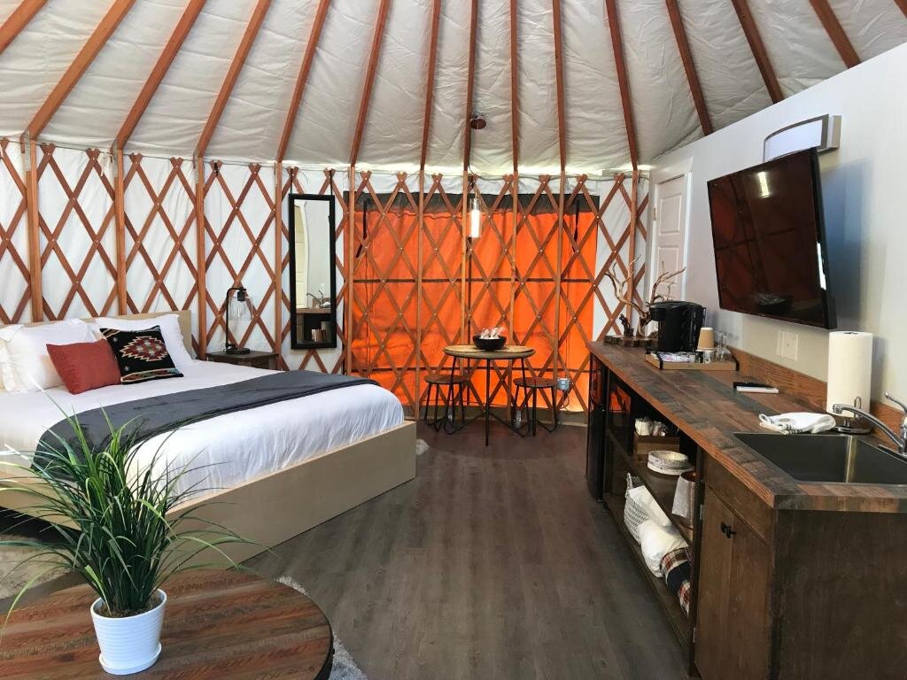 Standard room Escalante Yurts