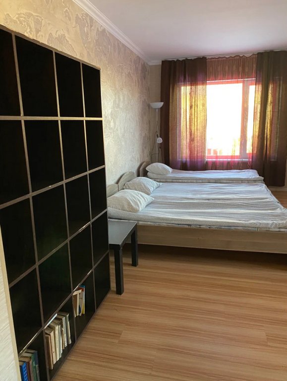 Cama en dormitorio compartido Griboyedov