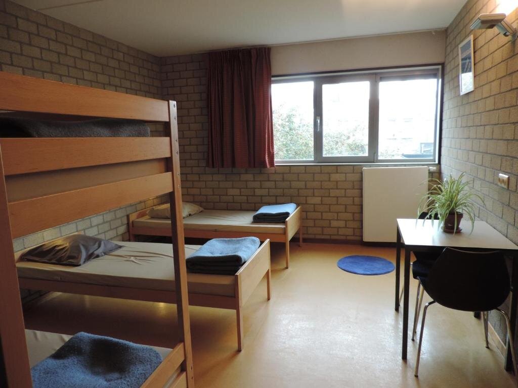 Кровать в общем номере (женский номер) Hostel Blauwput Leuven