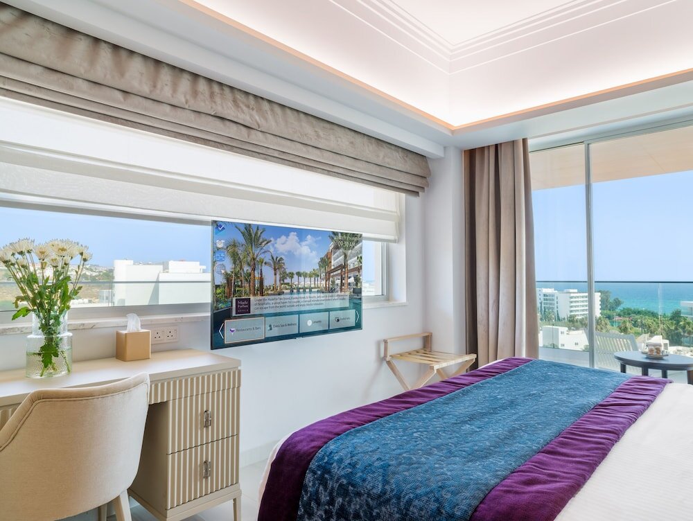 Номер Superior с балконом и с красивым видом из окна Amanti, MadeForTwo Hotels - Ayia Napa