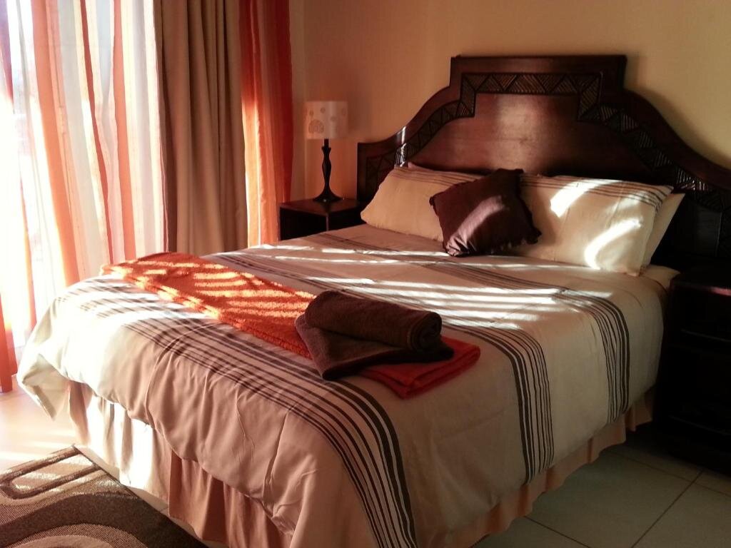 Standard Double room with pool view The Homestead Margate - South Africa