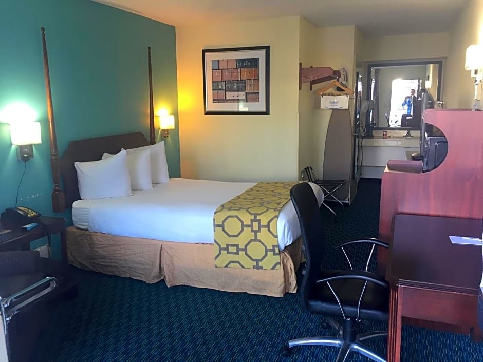 Standard room Baymont Inn & Suites