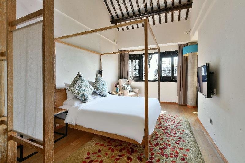 Standard Suite Blossom Hill Inn · Shantang