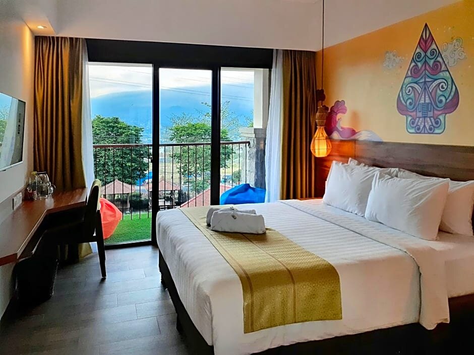 Двухместный номер Superior с балконом и с видом на город The Batu Hotel & Villas