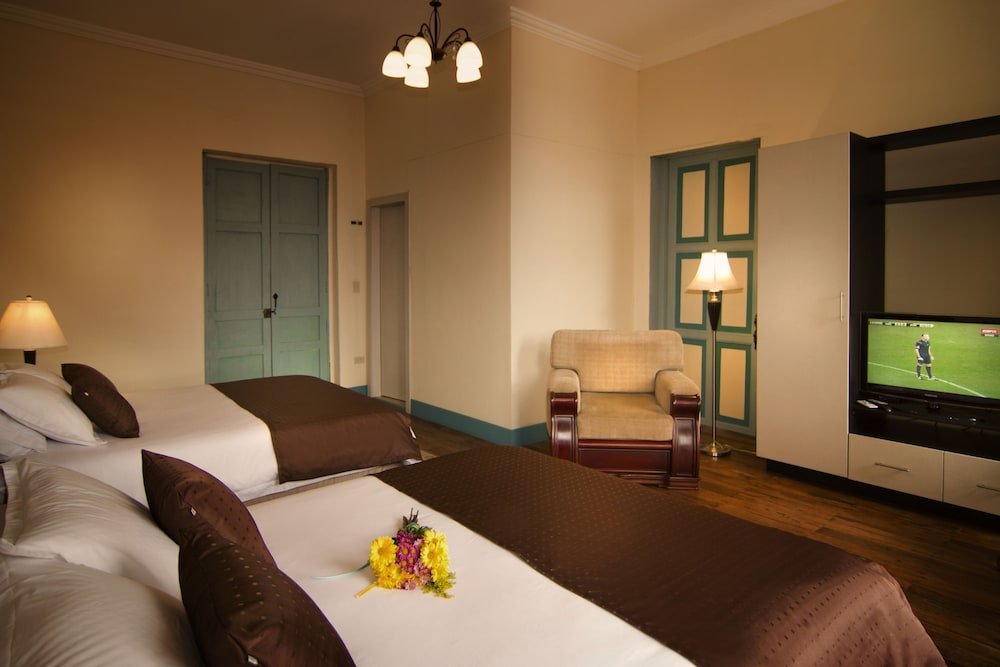 Standard Triple room with balcony Del Parque Hotel & Suites