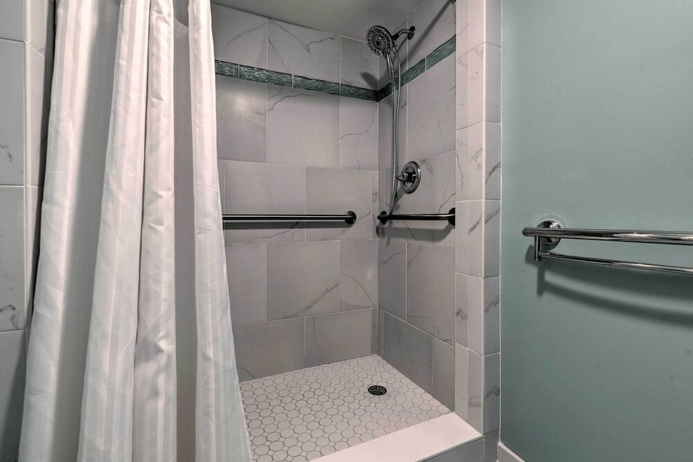 Oceanfront Daytona Beach Condo Near Boardwalk Пляж Дейтона-Бич