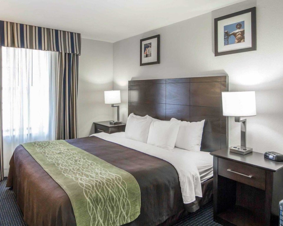 Suite Quality Inn Tulsa-Downtown West