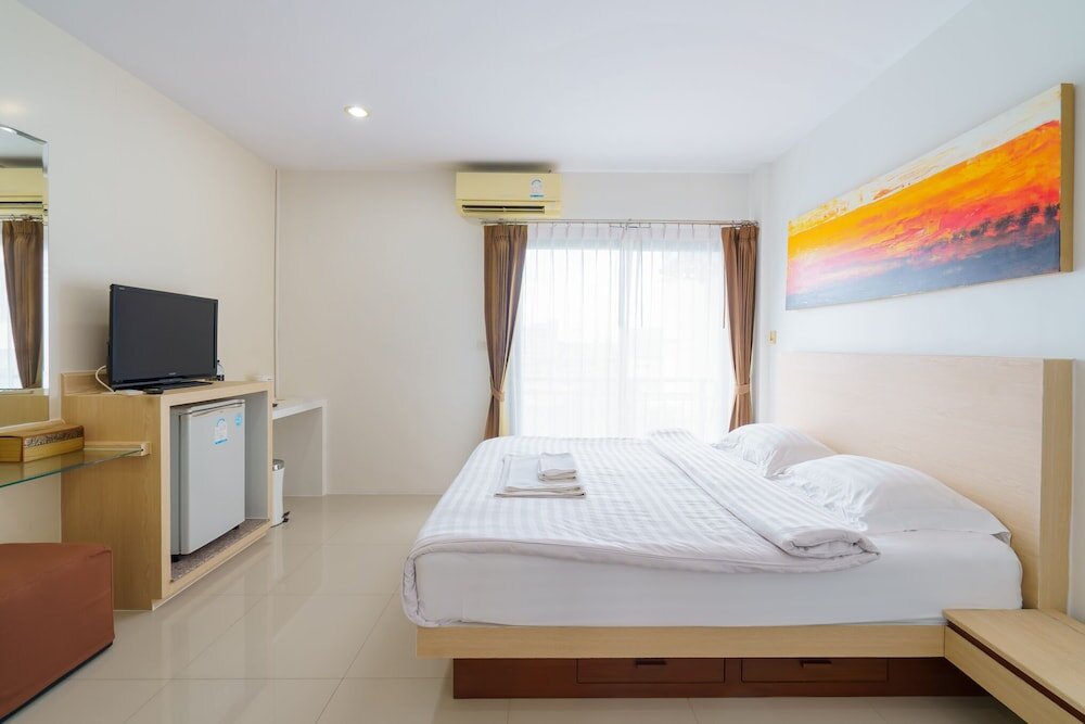 Supérieure chambre avec balcon Modern Place Patong Beach