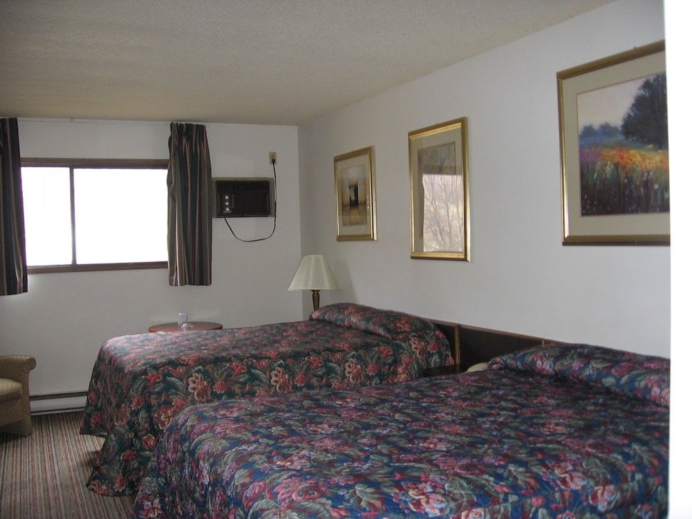 Standard Quadruple room with river view Ashcroft River Inn