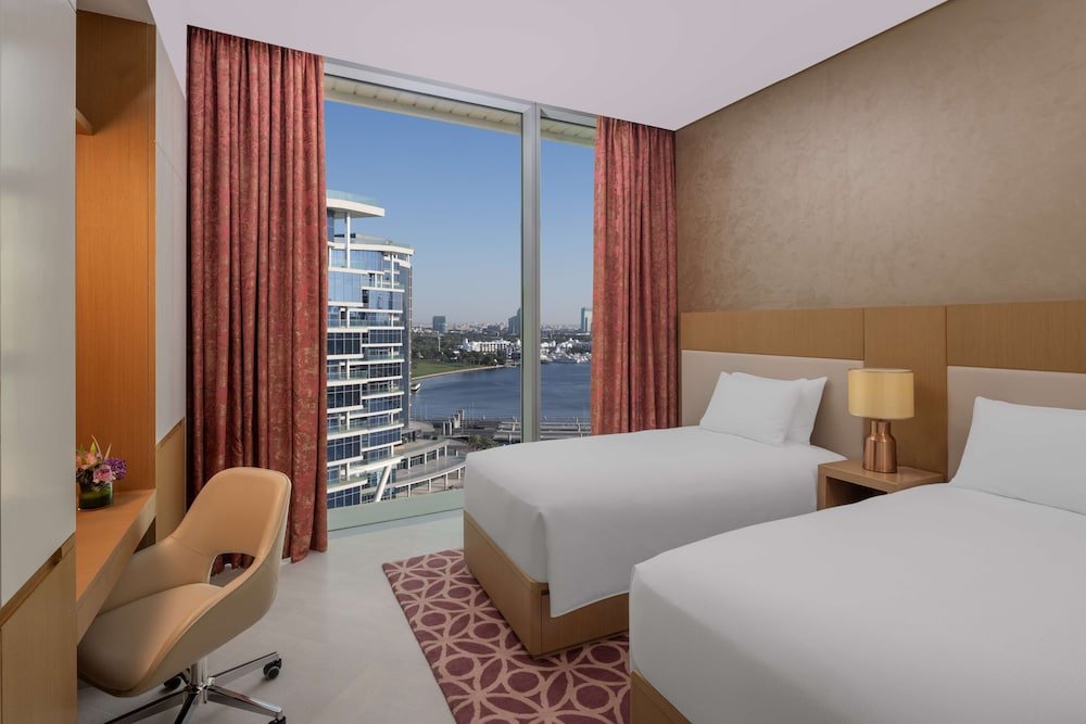 Standard Zimmer Hilton Dubai Creek Hotel & Residences