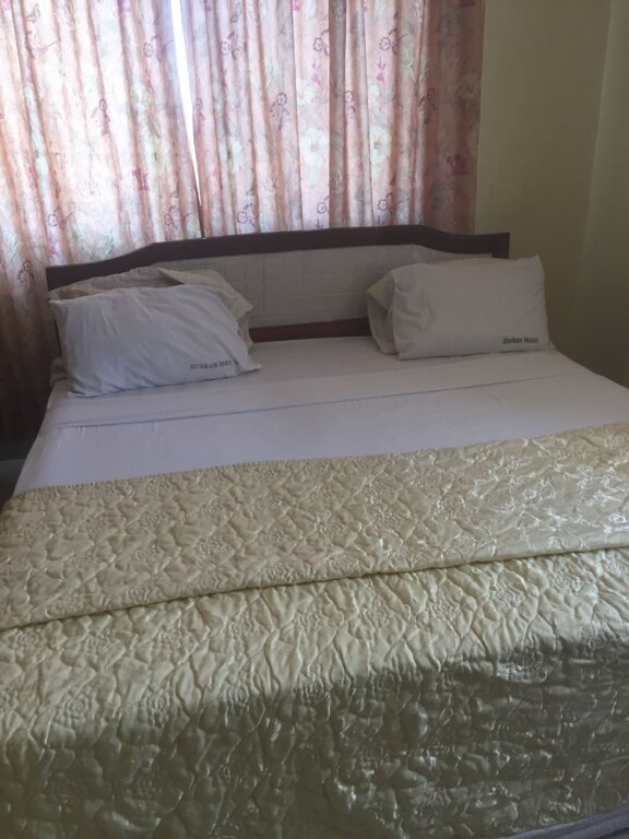 Номер Standard Durban Hotels
