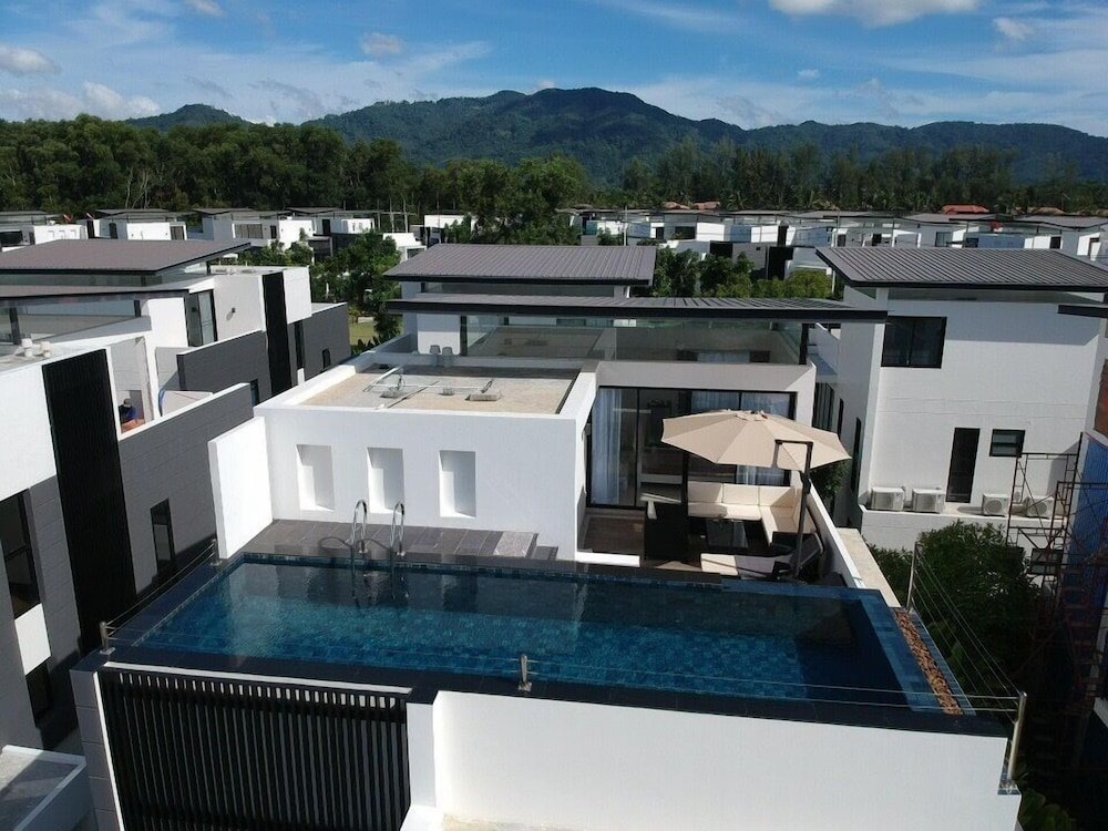 Вилла Comfort Laguna Park Villa with rooftop pool by Lofty