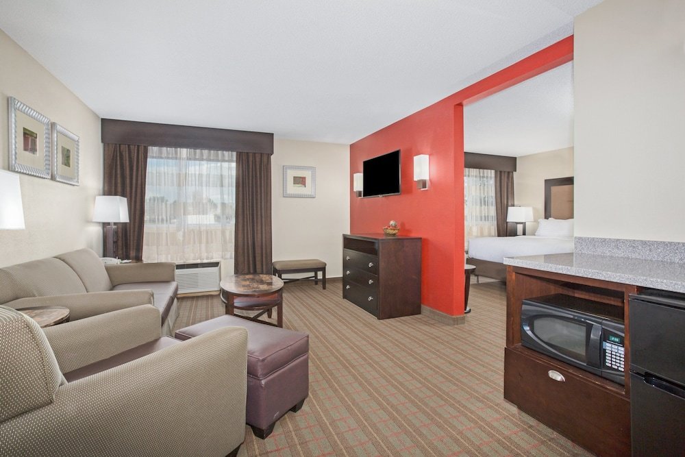 Suite Holiday Inn Riverton-Convention Center, an IHG Hotel