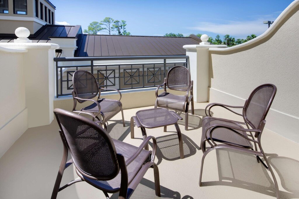 Четырёхместный номер Standard с балконом Hilton Garden Inn Jacksonville/Ponte Vedra