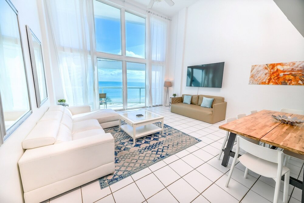 Apartamento con balcón y con vista al océano Castle Beach Resort Condo Penthouse or 1BR Direct Ocean View -just remodeled