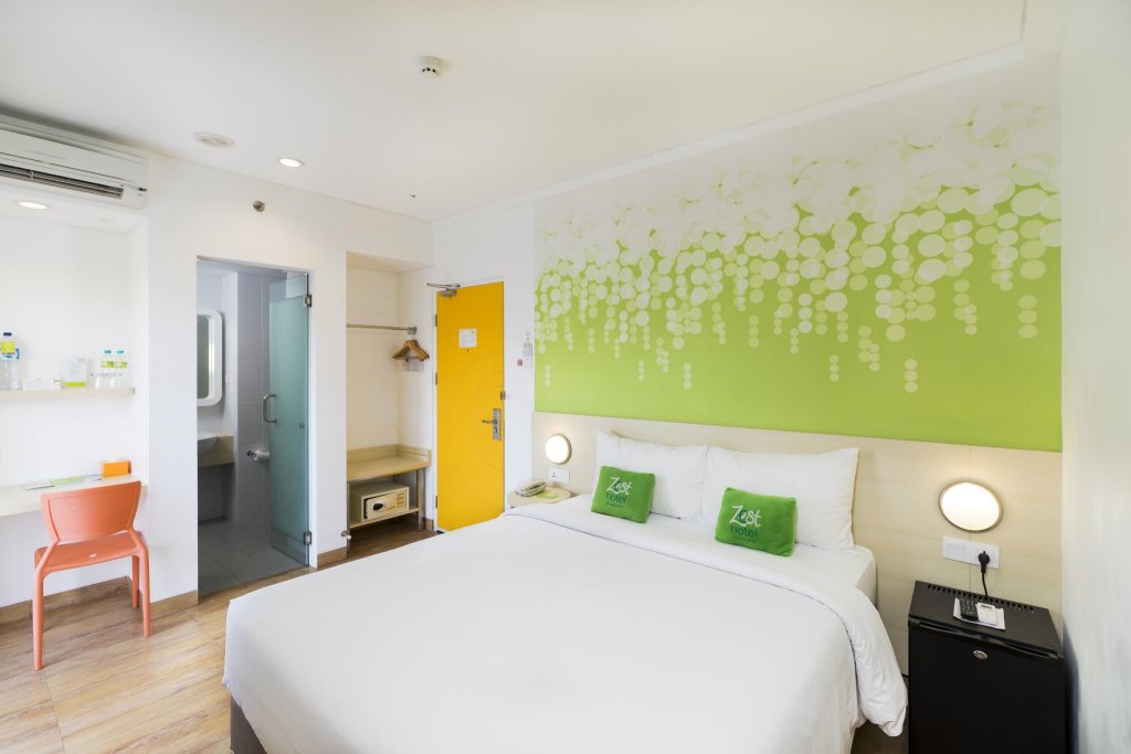 Standard Doppel Zimmer mit Balkon Zest Legian by Swiss-Belhotel International
