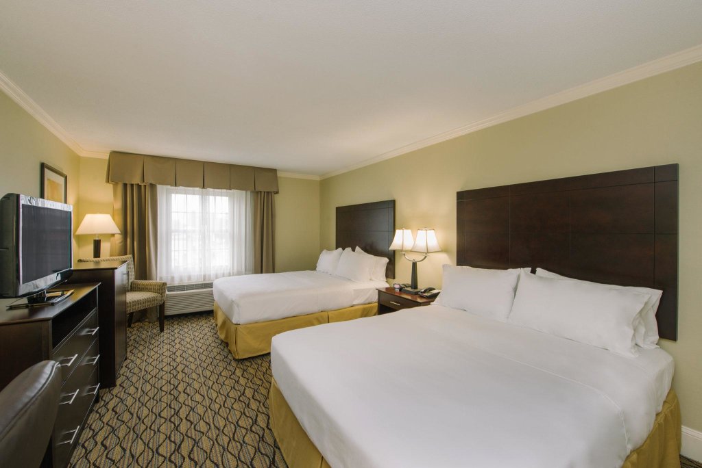 Standard Double room Holiday Inn Express and Suites Merrimack, an IHG Hotel