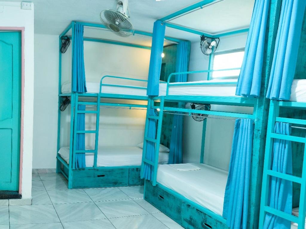 Кровать в общем номере La Brisa Loca Hostel