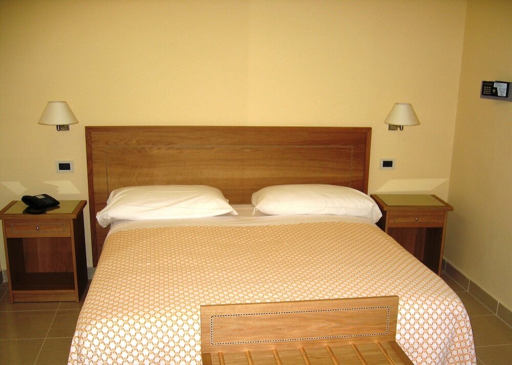 Economy Double room with balcony and with garden view Grand Hotel Moon Valley