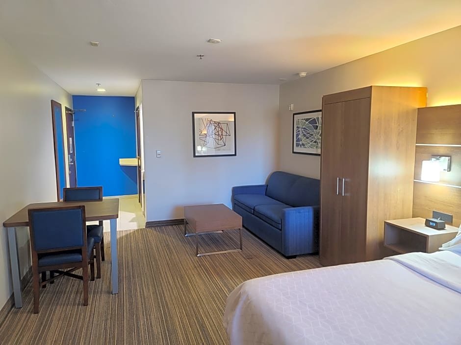 Suite 2 camere Holiday Inn Express Hotel & Suites Woodland Hills, an IHG Hotel