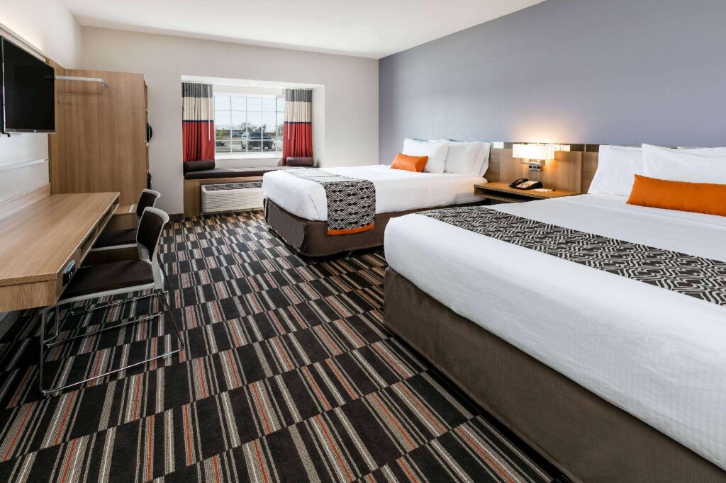Standard quadruple chambre Microtel Inn and Suites by Wyndham Monahans