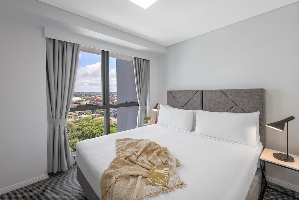 Люкс Luxury с 2 комнатами Meriton Suites Adelaide Street, Brisbane