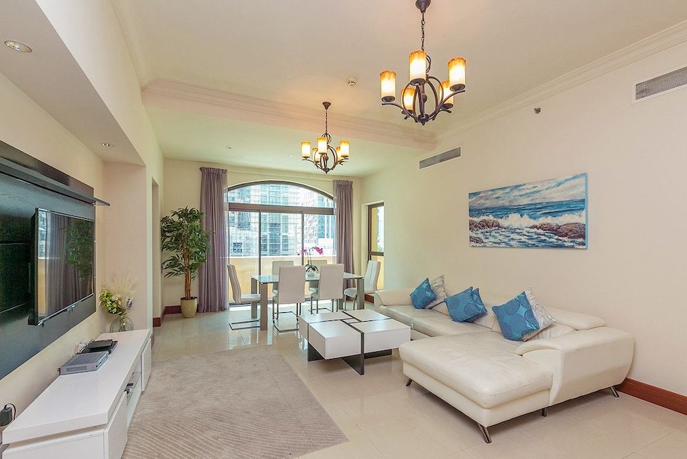 2 Bedrooms Apartment with balcony Kennedy Towers - Golden Mile