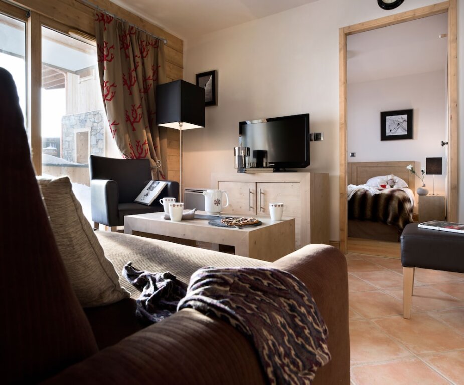1 Bedroom Apartment with balcony CGH Résidences & Spas Le Cristal de l'Alpe