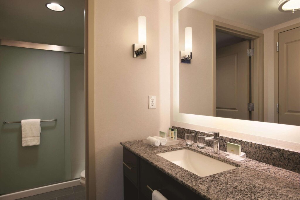 Двухместный люкс c 1 комнатой Homewood Suites by Hilton - Charlottesville