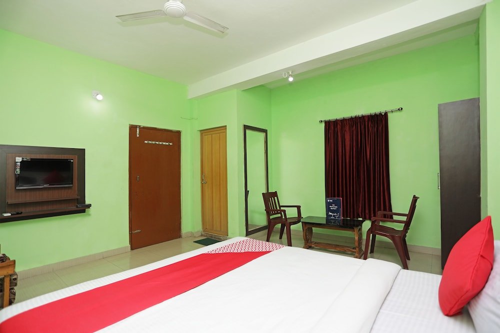 Standard room OYO Flagship Ma Guest House 2