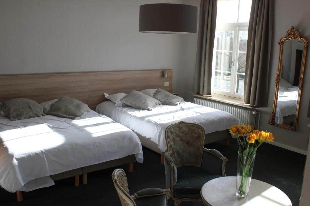 Номер Standard Hotel Lodewijk Van Male