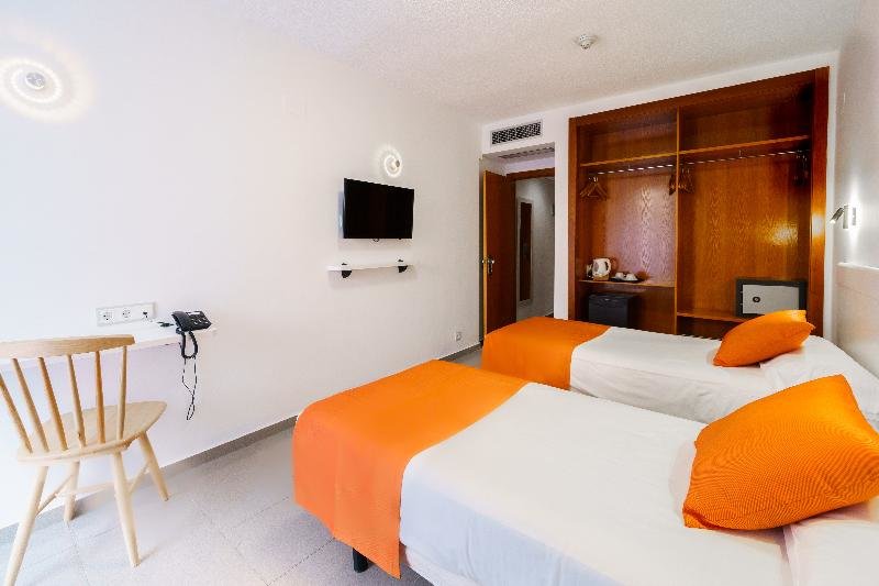 Четырёхместный номер Standard Hotel Marina Resort