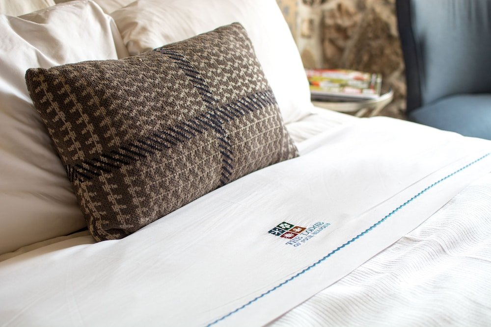 Четырёхместный номер Standard с балконом Lodge of Four Seasons Golf Resort, Marina & Spa