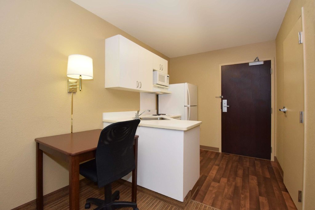 Double Studio Extended Stay America Select Suites Chicago O'Hare