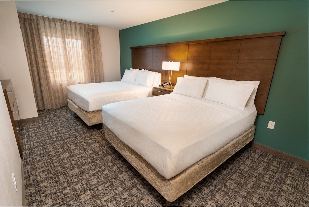 Suite 1 dormitorio Staybridge Suites Washington DC East - Largo, an IHG Hotel
